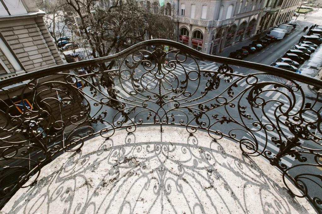 Chain Bridge Apartment Budapest Exterior photo